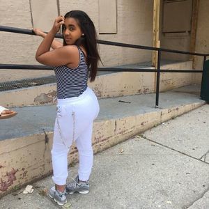 Meet your Posher, Astri